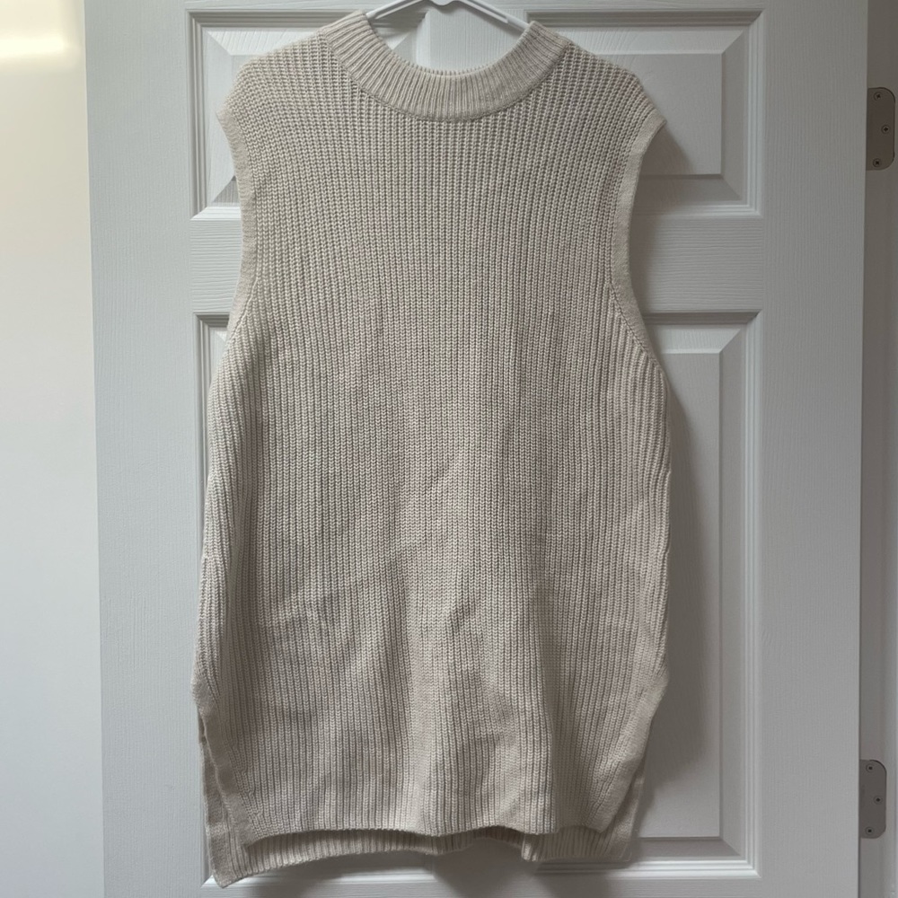 Sweater vest